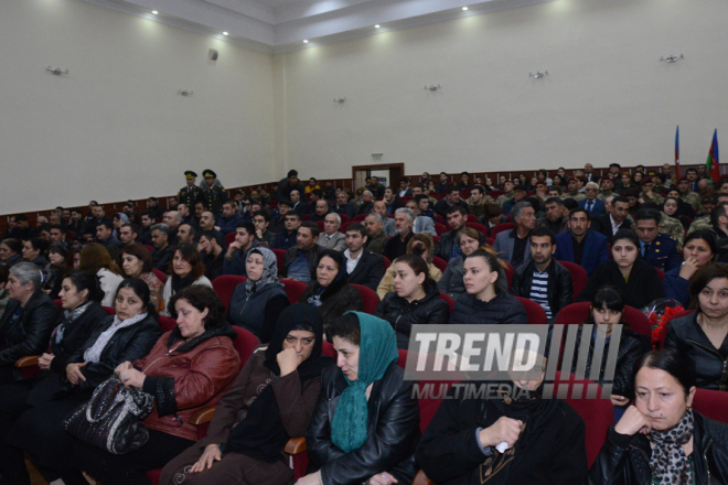 Azerbaijan buries its martyrs. Azerbaijan, Baku, 11 apr. 2016